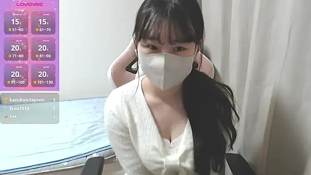 hinako08 online show from 10-19-25, 04:37