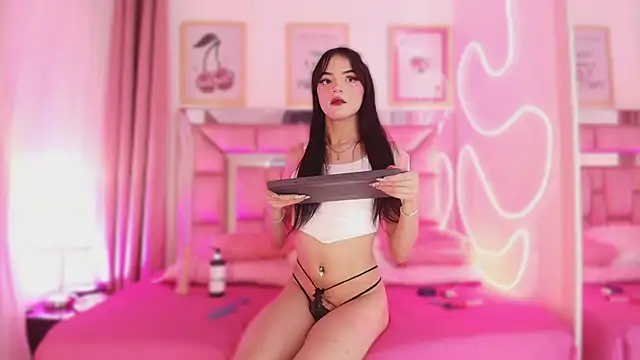 Nefera Noxx online show from 12-15-25, 04:07