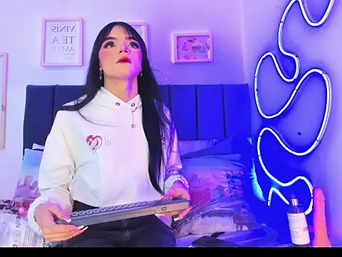 Nefera Noxx online show from 11-05-25, 04:26