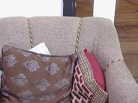 cute zaraa online show from 11-15-25, 05:00