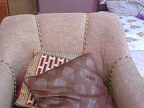 cute zaraa online show from 12-17-25, 05:23