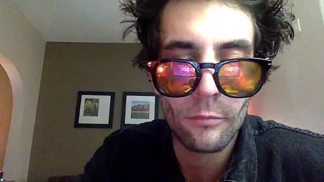 Snapshot of nvthvn555 chatting on 07-13-26, 04:56 nvthvn555 online show from 07-13-26, 04:56