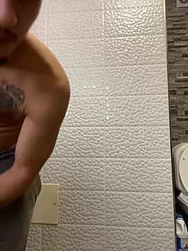 Snapshot of DoneforAllergen chatting on 11-15-25, 09:24 DoneforAllergen online show from 11-15-25, 09:24