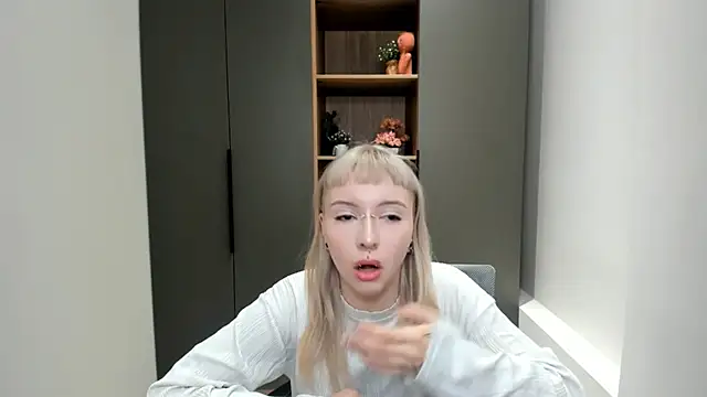 Snapshot of Jayenemeth chatting on 10-06-25, 05:19 Jayenemeth online show from 10-06-25, 05:19
