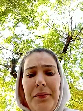 Snapshot of Beatrice1905 chatting on 10-21-25, 11:53 Beatrice1905 online show from 10-21-25, 11:53