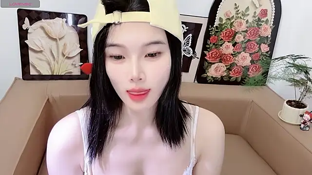 Snapshot of T-TeaR chatting on 07-11-26, 02:45 T-TeaR online show from 07-11-26, 02:45