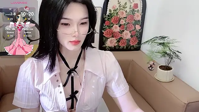 Snapshot of T-TeaR chatting on 05-23-26, 01:48 T-TeaR online show from 05-23-26, 01:48
