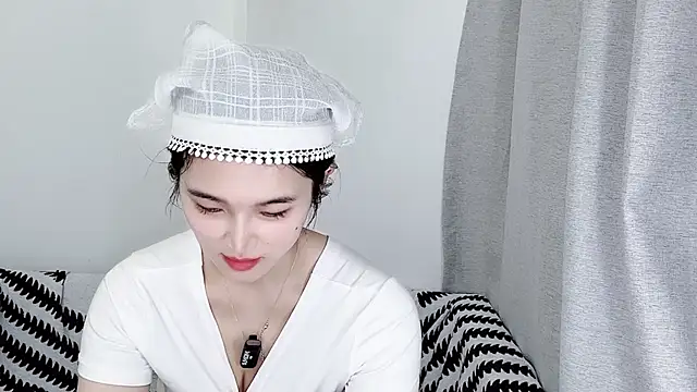 Snapshot of T-TeaR chatting on 02-06-26, 02:29 T-TeaR online show from 02-06-26, 02:29