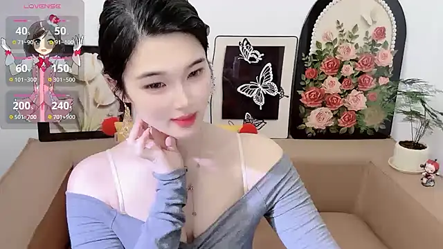 Snapshot of T-TeaR chatting on 06-18-26, 01:59 T-TeaR online show from 06-18-26, 01:59