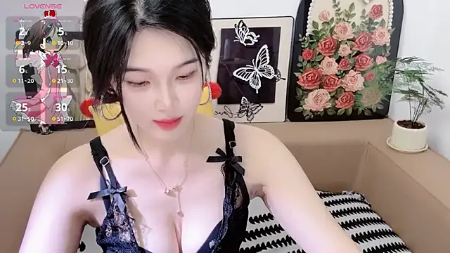 Snapshot of T-TeaR chatting on 06-14-26, 02:08 T-TeaR online show from 06-14-26, 02:08