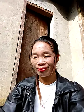 Snapshot of chieu_xinh chatting on 10-30-25, 01:37 chieu xinh online show from 10-30-25, 01:37