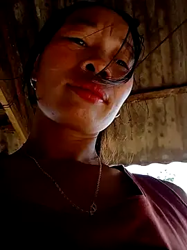 Snapshot of chieu_xinh chatting on 10-11-25, 01:39 chieu xinh online show from 10-11-25, 01:39