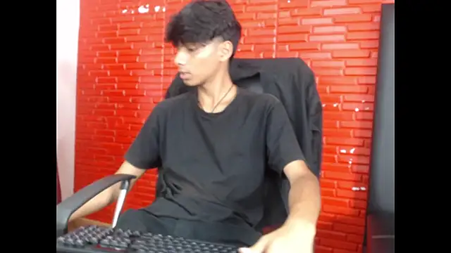 tyler wolf1  online show from 10-08-25, 11:56