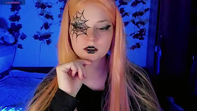 Snapshot of HoneyDazzle chatting on 10-19-25, 06:21 HoneyDazzle online show from 10-19-25, 06:21