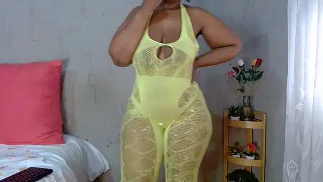 Snapshot of Bigboobsbooty chatting on 07-17-26, 12:24 Bigboobsbooty online show from 07-17-26, 12:24
