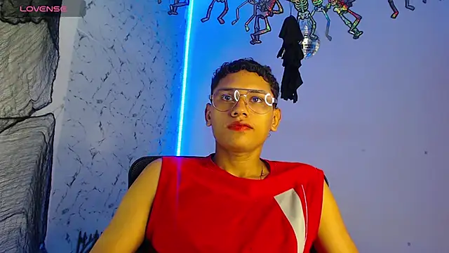 Snapshot of the_crackopry chatting on 10-08-25, 12:28 the crackopry online show from 10-08-25, 12:28