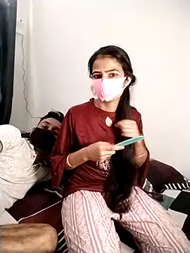 Snapshot of Aarzoo_Arman chatting on 10-13-25, 04:47 Aarzoo Arman online show from 10-13-25, 04:47