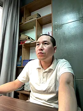 yichengm online show from 10-20-25, 08:04