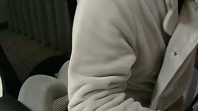 yichengm online show from 02-21-26, 12:40