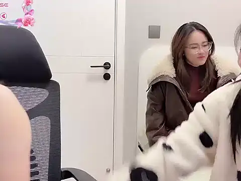 Star-33 online show from 12-19-25, 01:42