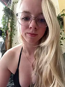 LinaLeana online show from 04-01-26, 11:33