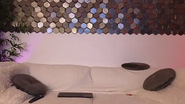 Snapshot of Ashley_luxx chatting on 02-04-26, 06:30 Ashley luxx online show from 02-04-26, 06:30