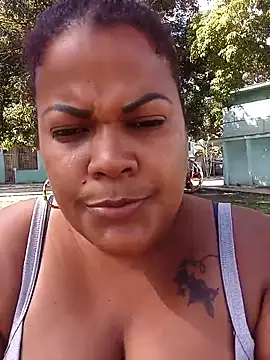 Snapshot of Cubanita34 chatting on 10-22-25, 03:00 Cubanita34 online show from 10-22-25, 03:00
