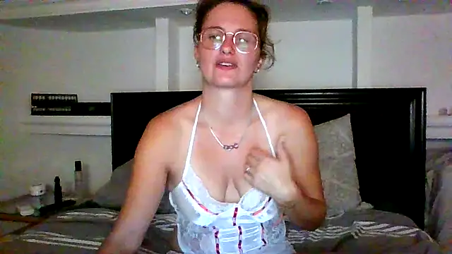 Snapshot of xcrazzycat chatting on 10-15-25, 09:12 xcrazzycat online show from 10-15-25, 09:12