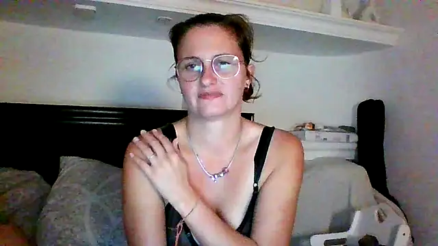 Snapshot of xcrazzycat chatting on 10-20-25, 09:26 xcrazzycat online show from 10-20-25, 09:26
