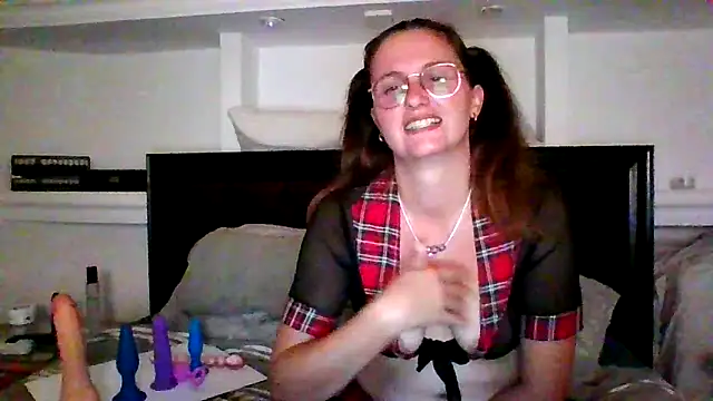 Snapshot of xcrazzycat chatting on 10-14-25, 08:09 xcrazzycat online show from 10-14-25, 08:09