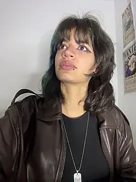 Snapshot of sukulaurens chatting on 06-24-26, 04:11 sukulaurens online show from 06-24-26, 04:11