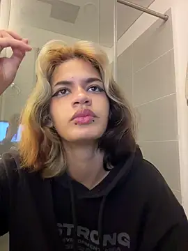 sukulaurens online show from 11-18-25, 06:33