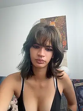 Snapshot of sukulaurens chatting on 06-18-26, 06:02 sukulaurens online show from 06-18-26, 06:02