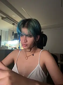 Snapshot of sukulaurens chatting on 05-16-26, 05:06 sukulaurens online show from 05-16-26, 05:06