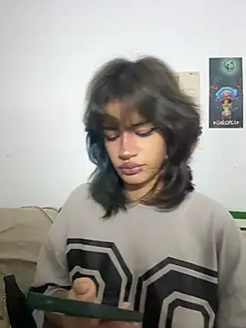 Snapshot of sukulaurens chatting on 07-11-26, 04:57 sukulaurens online show from 07-11-26, 04:57