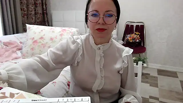 Arisa5000 online show from 12-16-25, 06:50