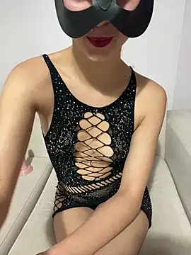 Snapshot of christalles chatting on 10-29-25, 08:19 christalles online show from 10-29-25, 08:19