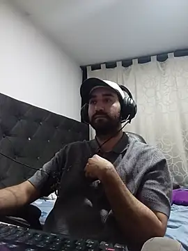 Snapshot of coolfriki chatting on 05-16-26, 01:59 coolfriki online show from 05-16-26, 01:59
