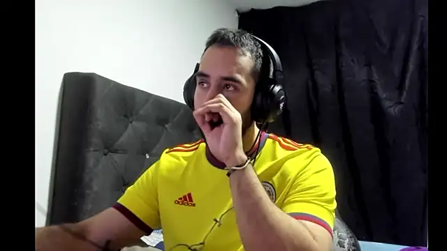 coolfriki online show from 02-10-26, 04:33