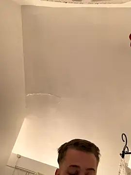 Snapshot of Bigflex1738 chatting on 10-31-25, 04:09 Bigflex1738 online show from 10-31-25, 04:09