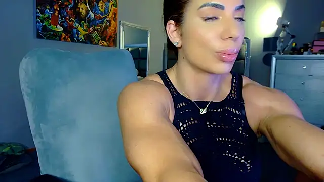 Alesyamuscledollxh online show from 04-13-26, 05:28