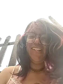 Abby 2-1 online show from 10-23-25, 07:56