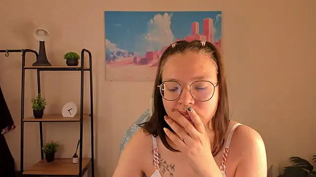 Snapshot of Nuura_Moore chatting on 10-22-25, 01:05 Nuura Moore online show from 10-22-25, 01:05