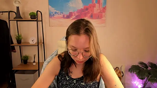 Snapshot of Nuura_Moore chatting on 10-20-25, 12:56 Nuura Moore online show from 10-20-25, 12:56