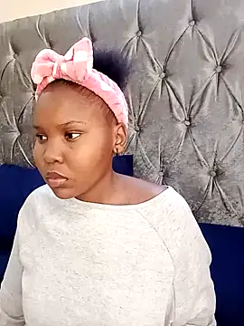 Scarlettxx21 online show from 10-07-25, 11:44