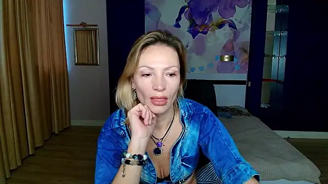 AlinaMoor online show from 11-19-25, 06:46