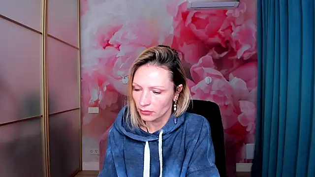 AlinaMoor online show from 12-20-25, 12:41