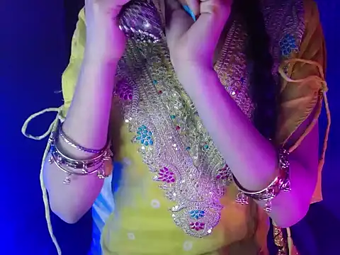 Roiseeee online show from 02-26-26, 04:56