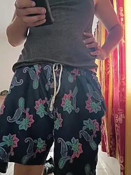 Yasahel33 online show from 04-28-26, 11:42