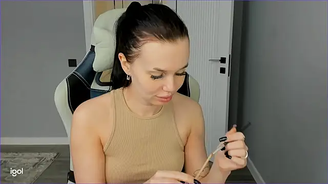 Marry Jein13 online show from 10-14-25, 07:20